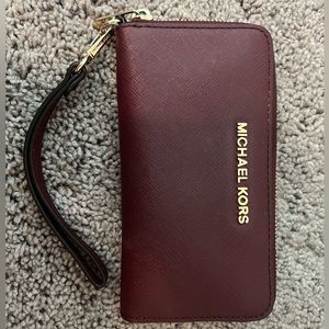 Michael Kors Zip Wallet